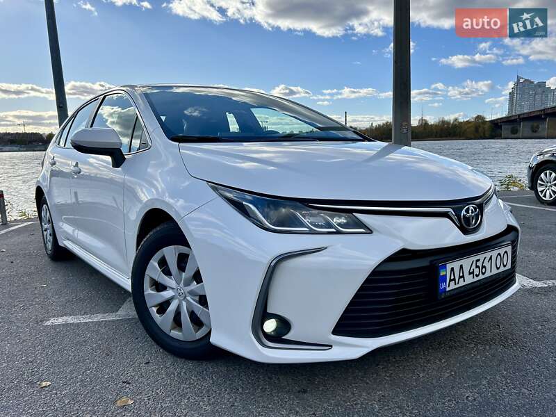 toyota_corolla_574644813f